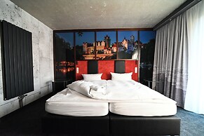 SL'otel im Parforcehaus