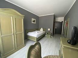 SL'otel im Parforcehaus