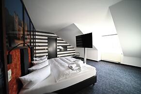 SL'otel im Parforcehaus