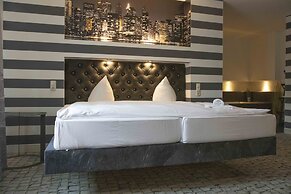 SL'otel im Parforcehaus