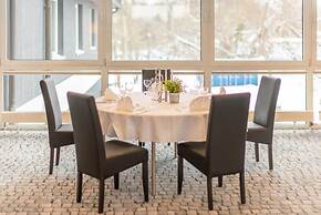 SL'otel im Parforcehaus