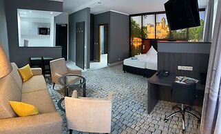 SL'otel im Parforcehaus
