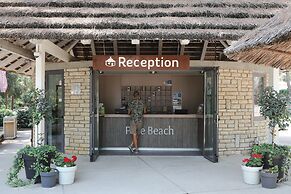 Pine Beach Pakostane Glamping Homes - All Inclusive light