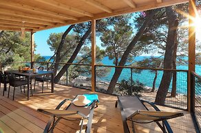 Pine Beach Pakostane Glamping Homes - All Inclusive light