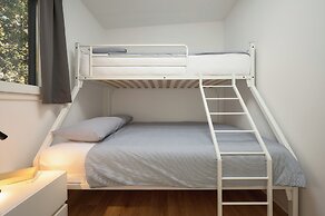 Pine Beach Pakostane Glamping Homes - All Inclusive light
