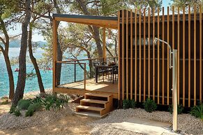 Pine Beach Pakostane Glamping Homes - All Inclusive light