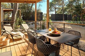 Pine Beach Pakostane Glamping Homes - All Inclusive light