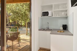 Pine Beach Pakostane Glamping Homes - All Inclusive light
