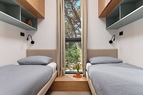 Pine Beach Pakostane Glamping Homes - All Inclusive light