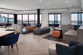Hyatt Place Boston/Seaport District