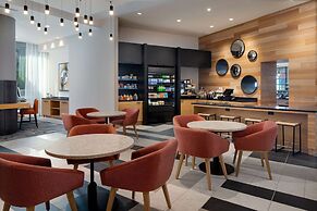 Hyatt Place Boston/Seaport District