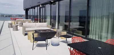 Hyatt Place Boston/Seaport District