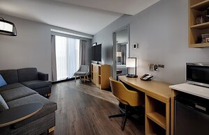 Hyatt Place Boston/Seaport District