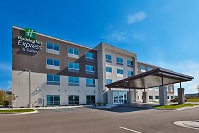 Holiday Inn Express & Suites Cedar Springs – Grand Rapids N, an IHG Ho