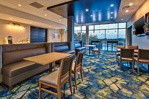 Holiday Inn Express & Suites Cedar Springs – Grand Rapids N by IHG