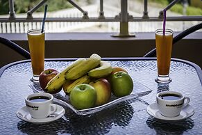 Kozanos Hotel & Suites