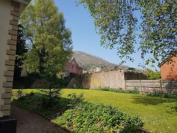 Hillbrook House Apartment 9