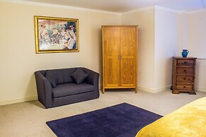 Hillbrook House Apartment 9