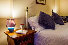 Hillbrook House Apartment 9