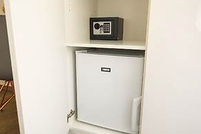 Rose Gold Rooms & Studio With Balcony