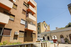 Rose Gold Rooms & Studio With Balcony