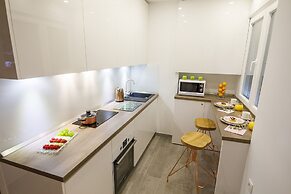 Rose Gold Rooms & Studio With Balcony