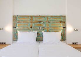 Costa Vasia Suites & Apartments