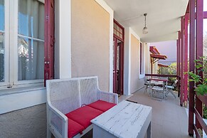 Costa Vasia Suites & Apartments