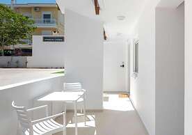 Costa Vasia Suites & Apartments