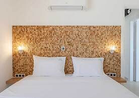 Costa Vasia Suites & Apartments