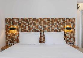 Costa Vasia Suites & Apartments