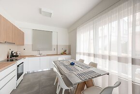 Costa Vasia Suites & Apartments