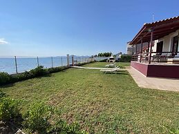 Costa Vasia Suites & Apartments