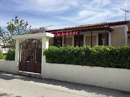 Costa Vasia Suites & Apartments