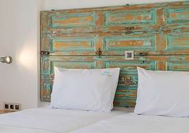 Costa Vasia Suites & Apartments