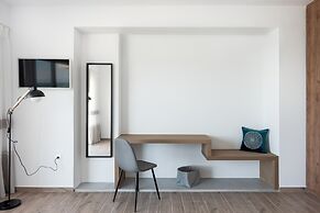 Costa Vasia Suites & Apartments