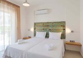 Costa Vasia Suites & Apartments