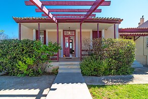 Costa Vasia Suites & Apartments