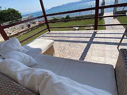 Costa Vasia Suites & Apartments