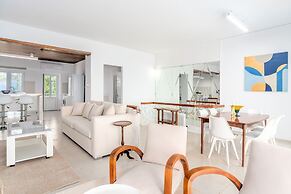 Costa Vasia Suites & Apartments