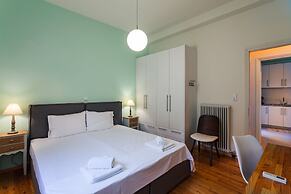 Upscale Modern Escape in the Historic Center