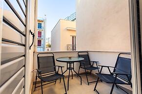 Upscale Modern Escape in the Historic Center