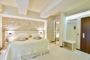 Ioana Hotels