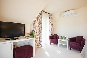 Ioana Hotels