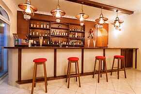 Alykes Park Bungalows & Apt