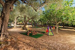 Alykes Park Bungalows & Apt