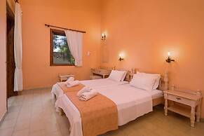 Alykes Park Bungalows & Apt