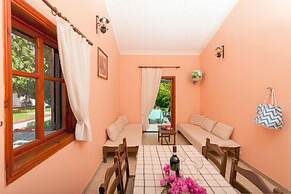 Alykes Park Bungalows & Apt