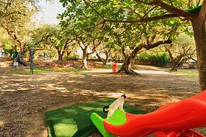 Alykes Park Bungalows & Apt