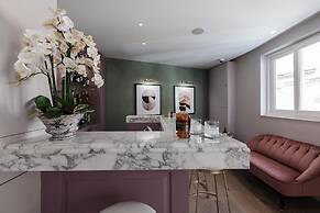 123 MAINSTREET boutique hotel